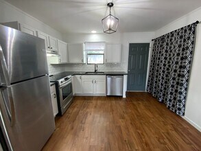 100 Ravenwood Dr in Jacksonville, NC - Building Photo - Building Photo