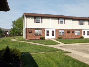 Twin Oaks Apartments in Circleville, OH - Building Photo - Building Photo