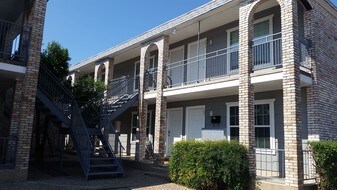 2205 Muroc St, Unit 103