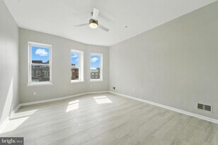 2100 Homewood Ave in Baltimore, MD - Building Photo