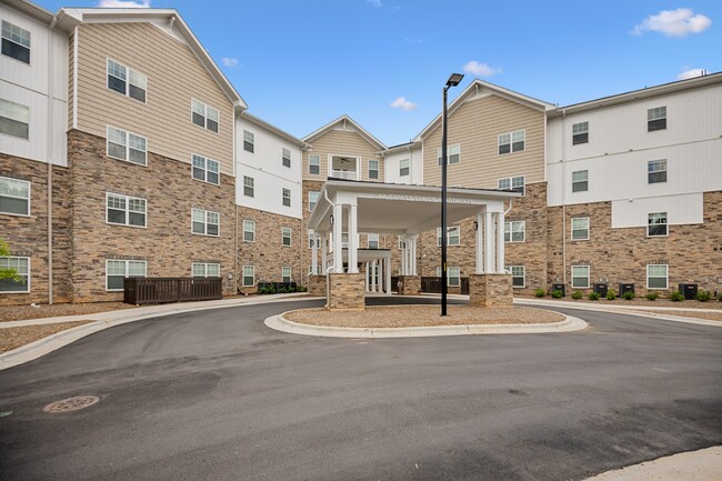 Oak Forest Pointe in Raleigh, NC - Building Photo - Building Photo