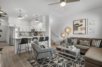 Aspen Heights University City in Charlotte, NC - Building Photo - Building Photo