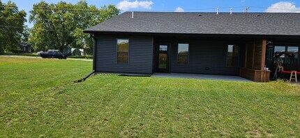 1113 John St in Sparta, WI - Foto de edificio - Building Photo