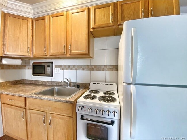 25 Maple St in Norwalk, CT - Building Photo - Building Photo