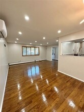 27 Flower St in Hempstead, NY - Building Photo - Building Photo
