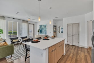 AVERE SOUTHSIDE QUARTER in Jacksonville, FL - Building Photo - Building Photo