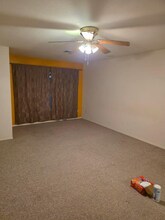 400 Masonwood Dr in Kyle, TX - Foto de edificio - Building Photo