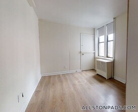 1137 Commonwealth Ave, Unit 2 in Boston, MA - Building Photo - Building Photo