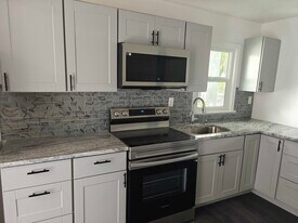 3454 14th Ave S in St. Petersburg, FL - Building Photo
