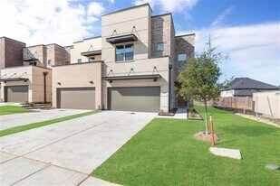 1050 Maverick Dr in Allen, TX - Building Photo