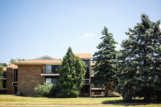 Hawthorne Hills Apartments in Toledo, OH - Building Photo - Building Photo