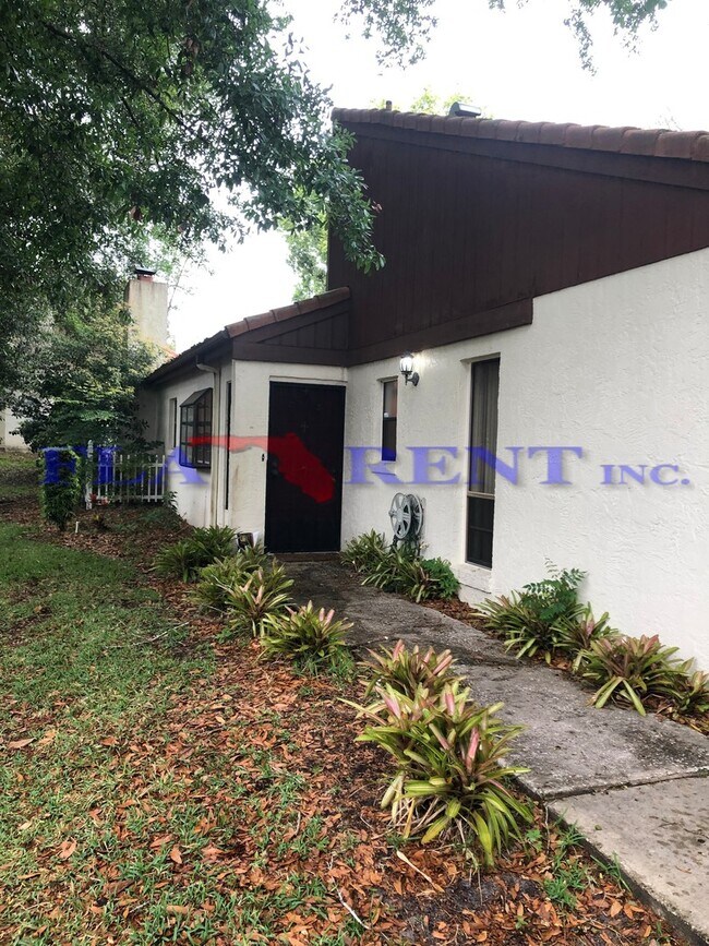 property at 1175 E Winged Foot Cir