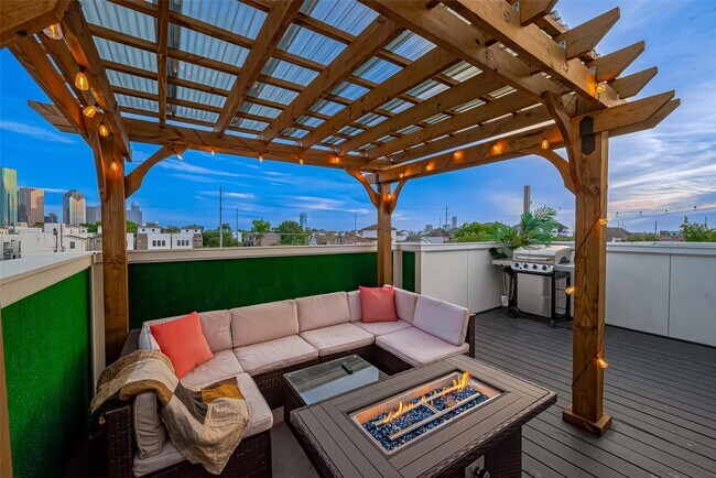 property at 1622 Ovid St