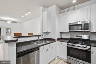 9490 Virginia Center Blvd in Vienna, VA - Building Photo - Building Photo