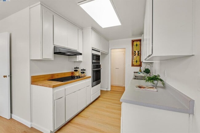 30847 Prestwick Ave in Hayward, CA - Building Photo - Building Photo