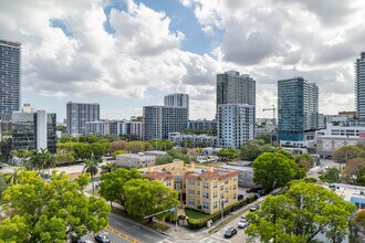 Bevery Terrace Manors Condominiums in Miami, FL - Building Photo - Building Photo