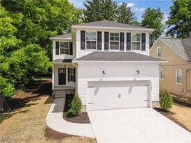 300 N Bissell Rd in Aurora, OH - Building Photo