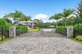 14843 Gruber Ln in Loxahatchee Groves, FL - Building Photo - Building Photo