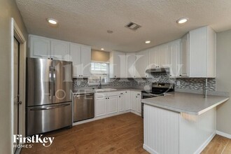 6229 Florida Cir N in Apollo Beach, FL - Building Photo - Building Photo