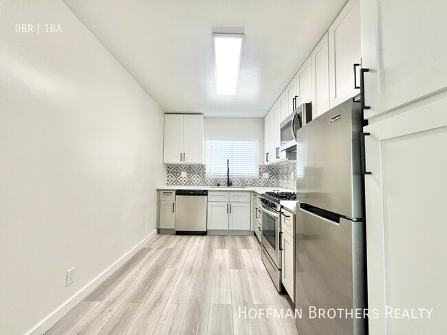 254 Normandie Ave in Los Angeles, CA - Foto de edificio - Building Photo