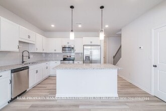 6104 Jasmine Br Rd in Charlotte, NC - Building Photo - Building Photo