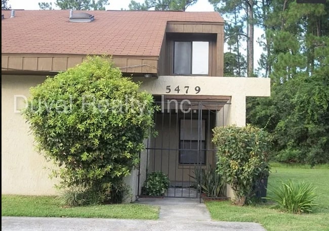 5479 Pinehaven Ct