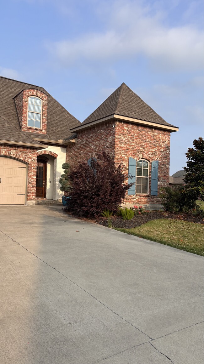 5807 Fire Willow Dr in Lake Charles, LA - Building Photo - Building Photo