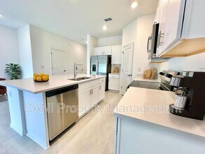 173 Riverfront Wy in Edgewater, FL - Foto de edificio - Building Photo