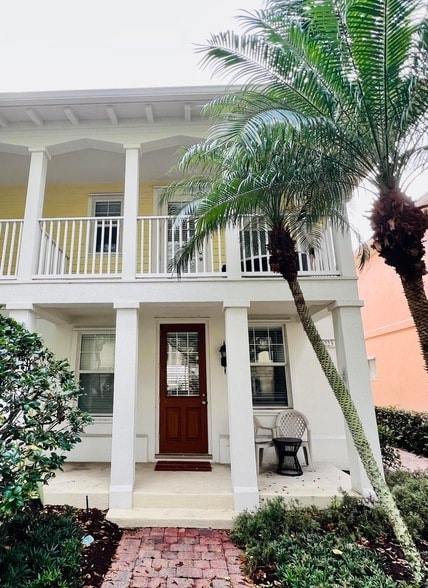 223 Soriano Dr in Jupiter, FL - Foto de edificio - Building Photo