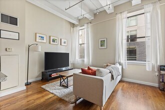 88 Kingston St, Unit 3D in Boston, MA - Building Photo - Building Photo