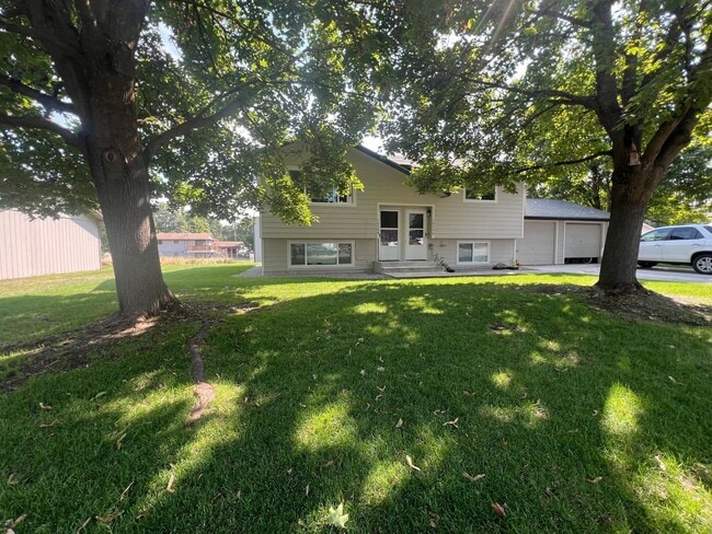 property at 10506 E Augusta Ave