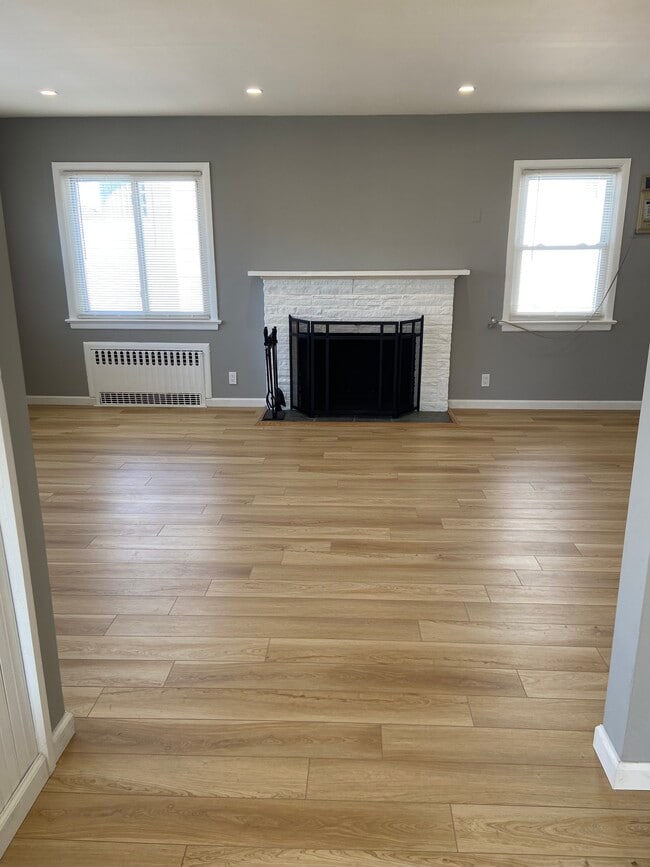 100 Belmont Ave, Unit 3 in Long Beach, NY - Building Photo - Building Photo