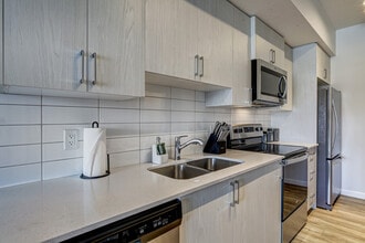 3727 Sage Hill Dr NW in Calgary, AB - Building Photo - Building Photo
