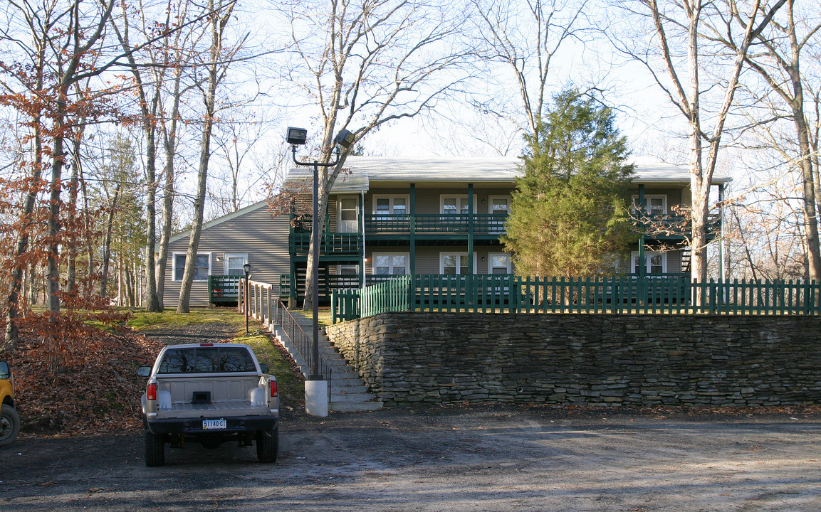 59-65 Maple St in Chester, CT - Building Photo