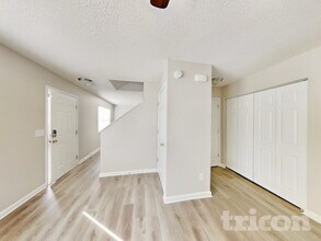 540 Halleck Ln, Unit Unit 2 - 2nd Floor in Columbia, SC - Foto de edificio - Building Photo