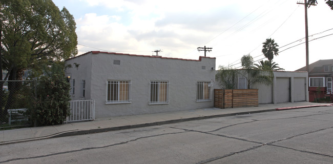 4304 Glenalbyn Dr in Los Angeles, CA - Foto de edificio - Building Photo