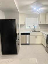 4550 Overlook Dr NE in St. Petersburg, FL - Building Photo - Building Photo