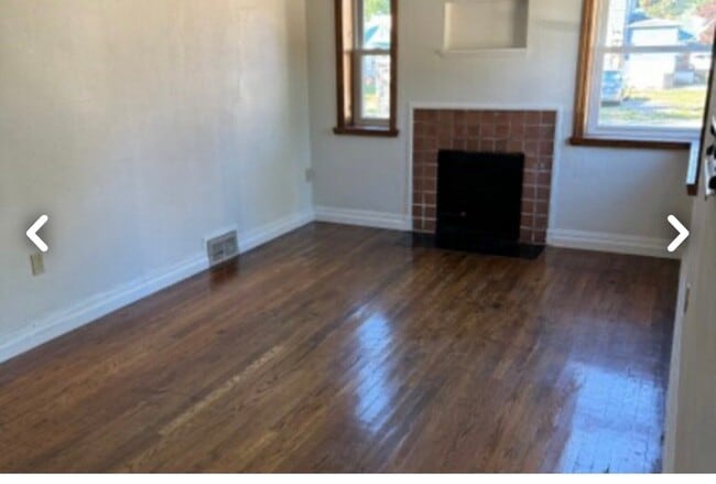 88 Riverside Dr, Unit 4