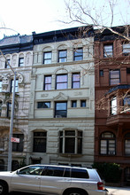 112 W 74th St in New York, NY - Building Photo - Building Photo