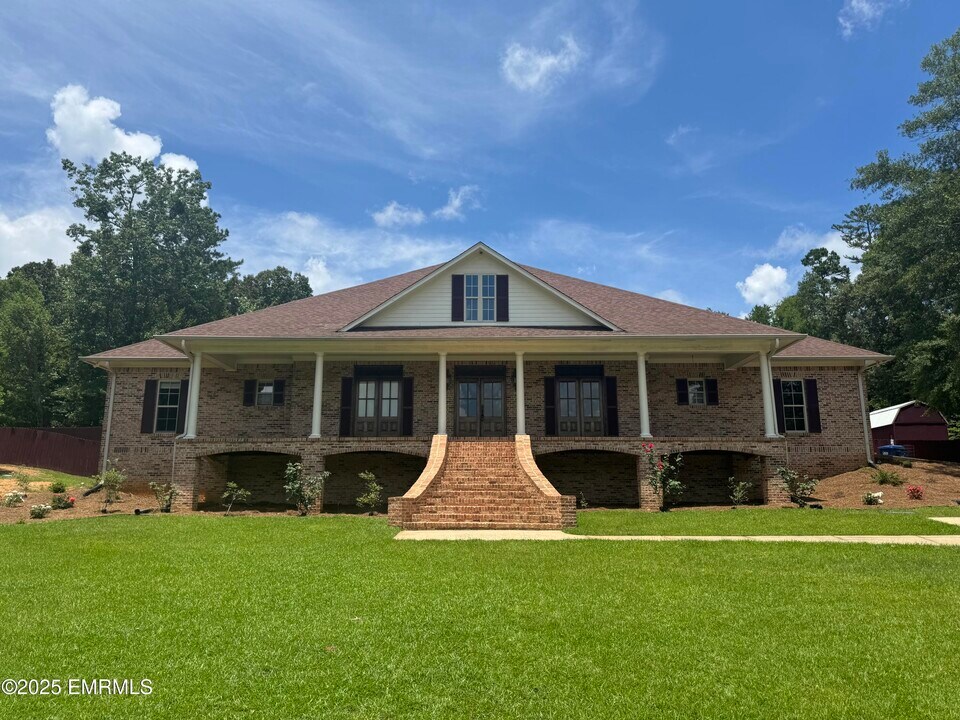 5232 Stonebriar Dr in Meridian, MS - Building Photo