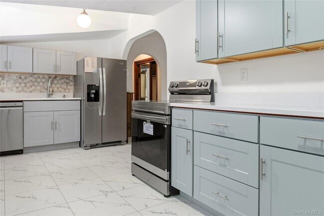 378 Broadway, Unit 4 in Ulster Park, NY - Building Photo - Building Photo