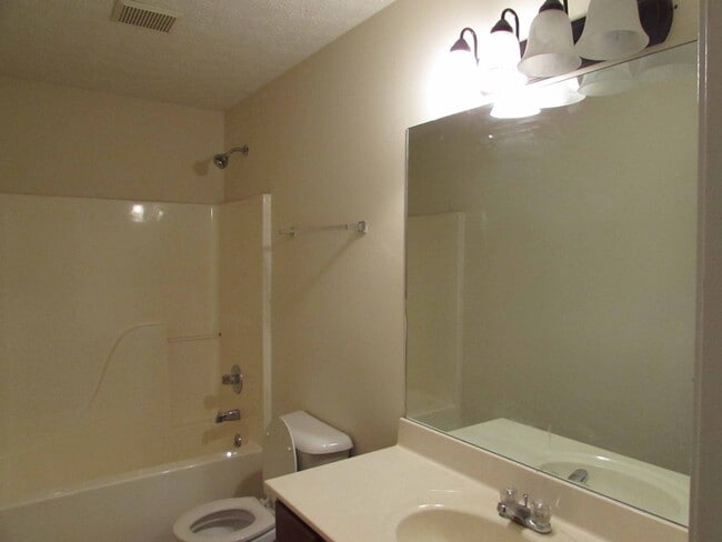 3840 Banyan Dr, Unit C in Bowling Green, KY - Building Photo - Building Photo