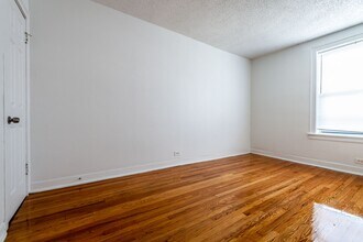 7800 S Jeffery Blvd Chicago, IL 60649 in Chicago, IL - Building Photo - Building Photo