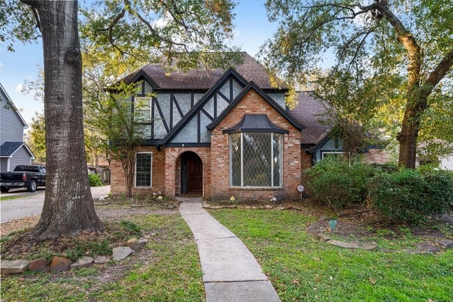 property at 6714 Brittany Park Ln