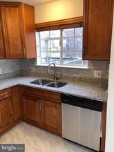 14210 Autumn Cir in Centreville, VA - Building Photo - Building Photo