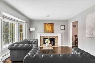 15 Brookwood Dr in Latham, NY - Building Photo - Building Photo