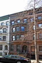 134 W 74th St in New York, NY - Building Photo - Building Photo