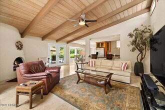 8425 E Vía Ruidosa in Scottsdale, AZ - Building Photo - Building Photo