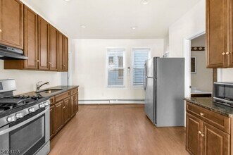 3 May St, Unit 2R in Irvington, NJ - Building Photo - Building Photo