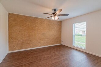 88 E Mountain Creek Dr in Grand Prairie, TX - Building Photo - Building Photo